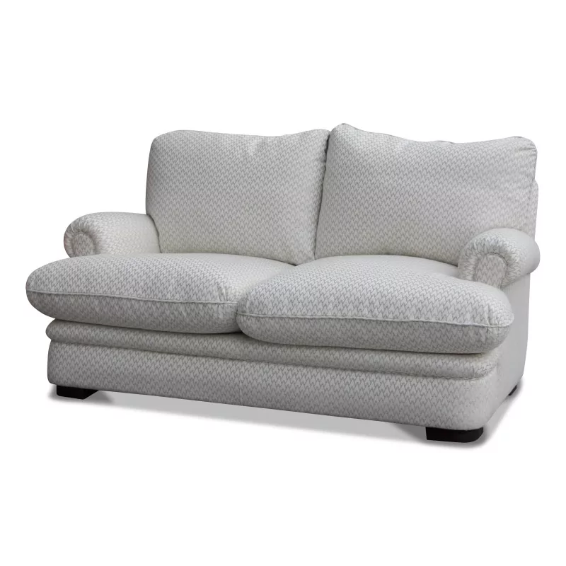 Ein beiges Sofa mit silbernem Rautenmuster. - Moinat - Sofas, Couchs